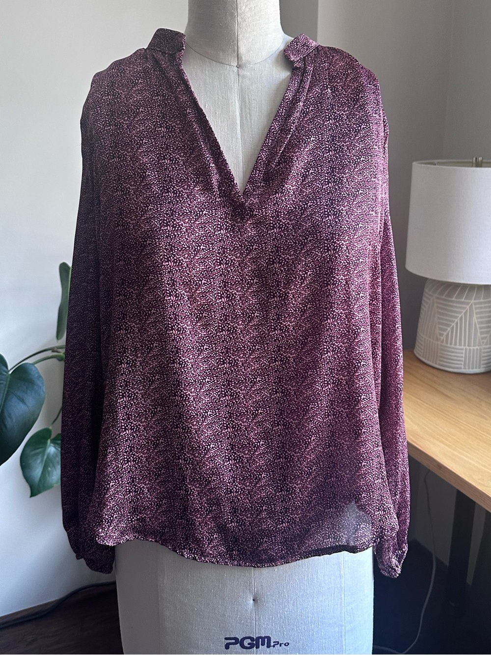 Women's Plum V-Neck Long Sleeve Blouse